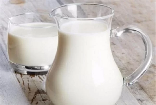 sữa tươi nguyên kem là nguồn bổ sung dinh dưỡng tự nhiên